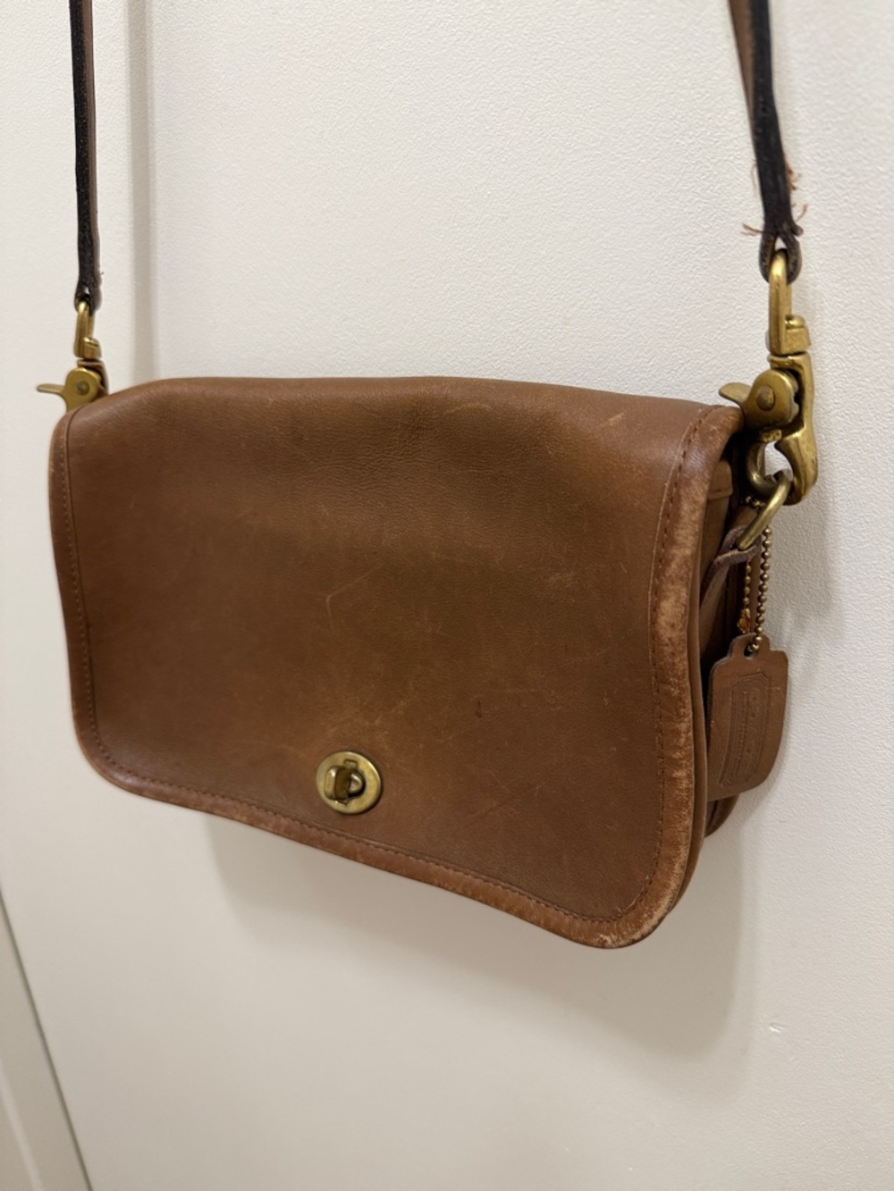 Vintage Coach crossbody bag